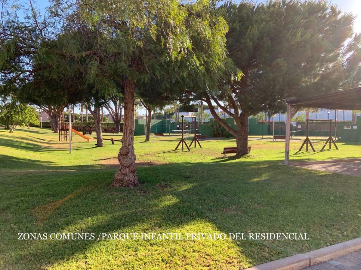 Villa Adosado Residencial el Trébol Urbanización Novo Sancti Petri Chiclana de la Frontera Exterior foto